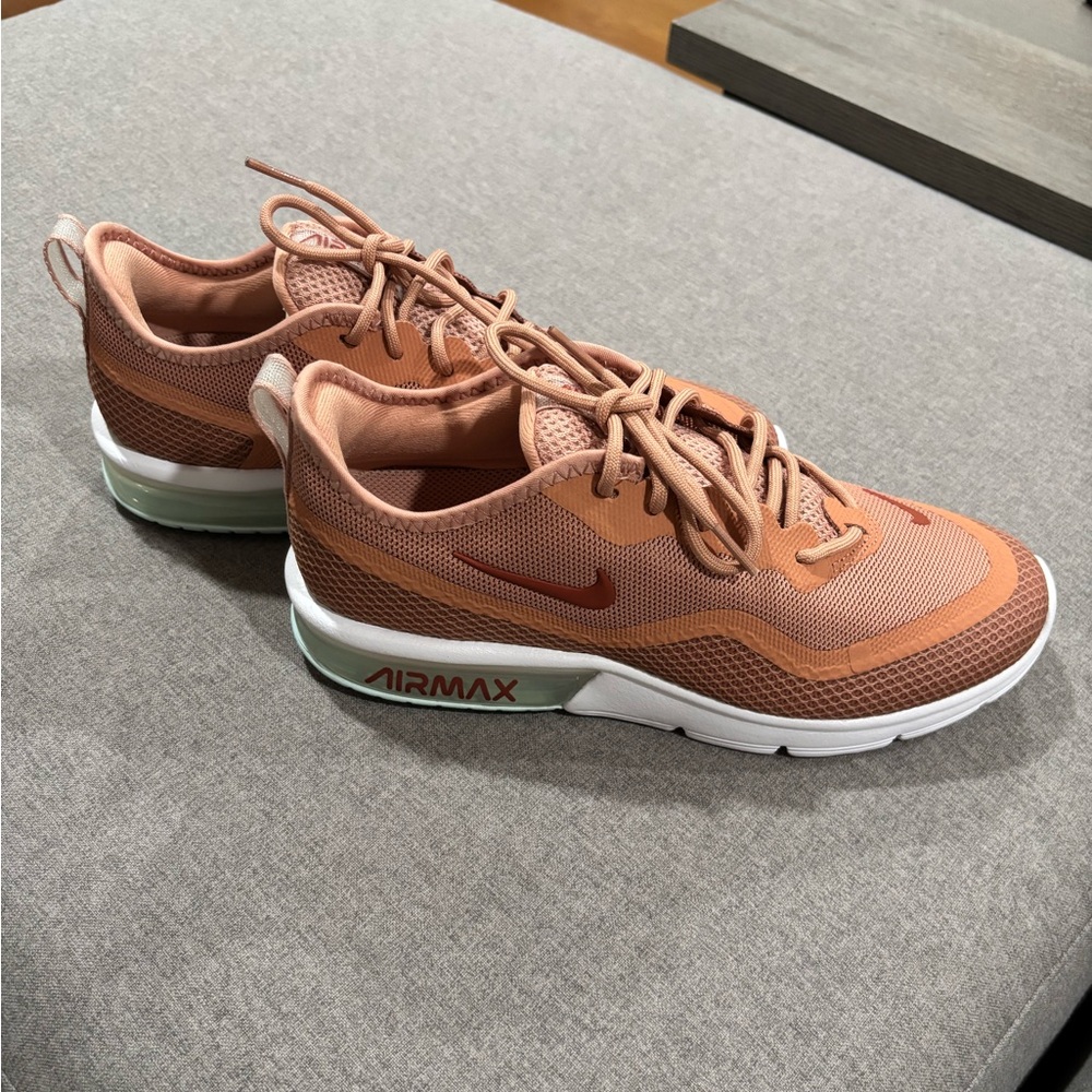 NEW with Box Nike Air Max Sequent 4.5